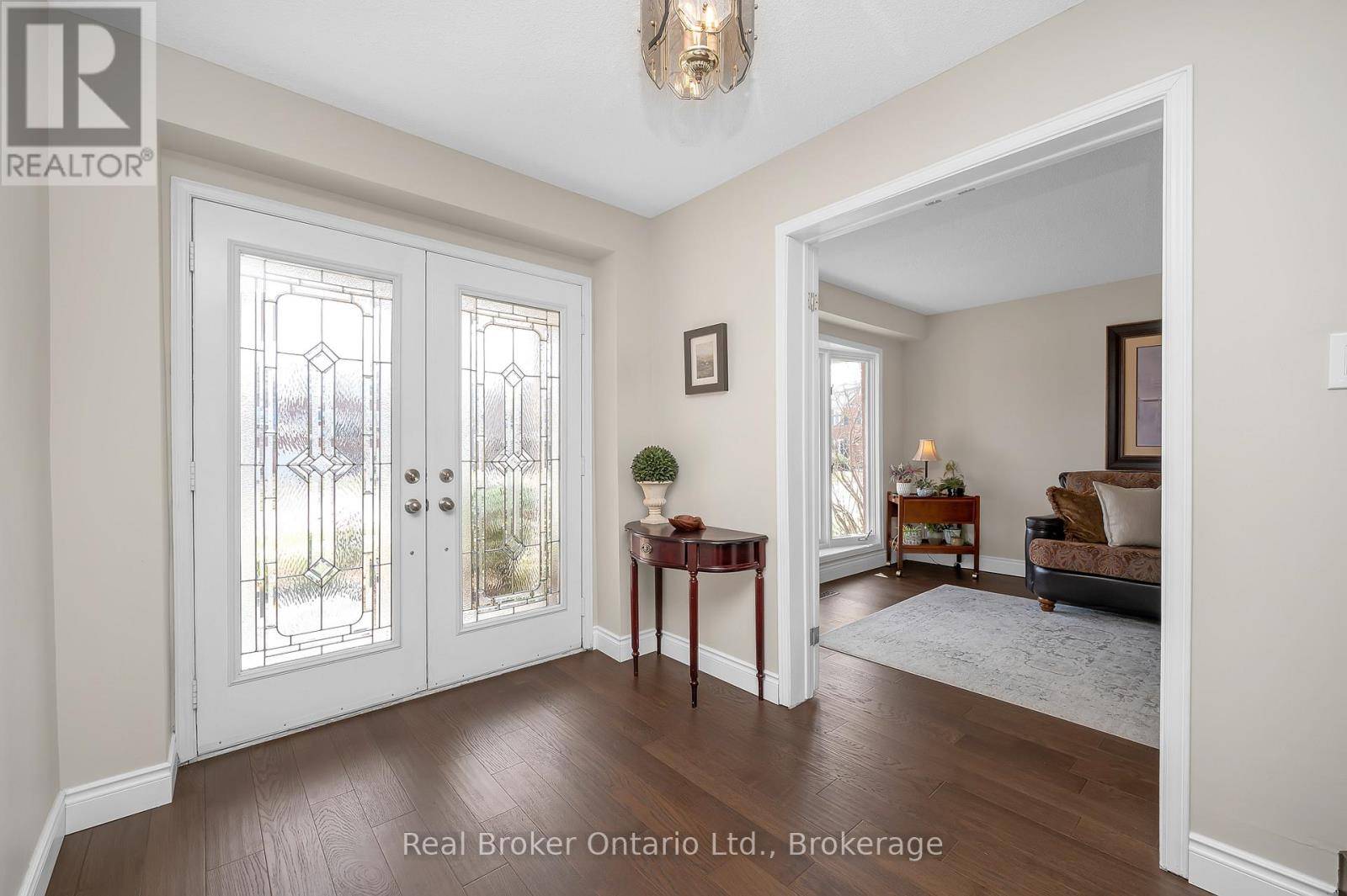 Burlington (headon), ON L7M2R3,2013 Windy Oaks DR
