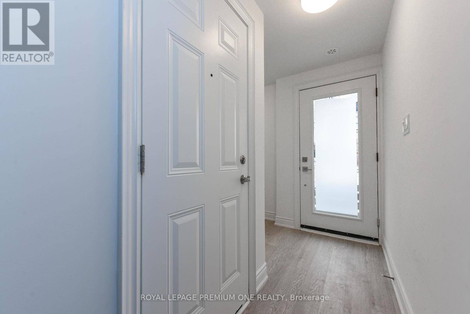Mississauga (streetsville), ON L5M2R6,35 Lunar Cres RD #128