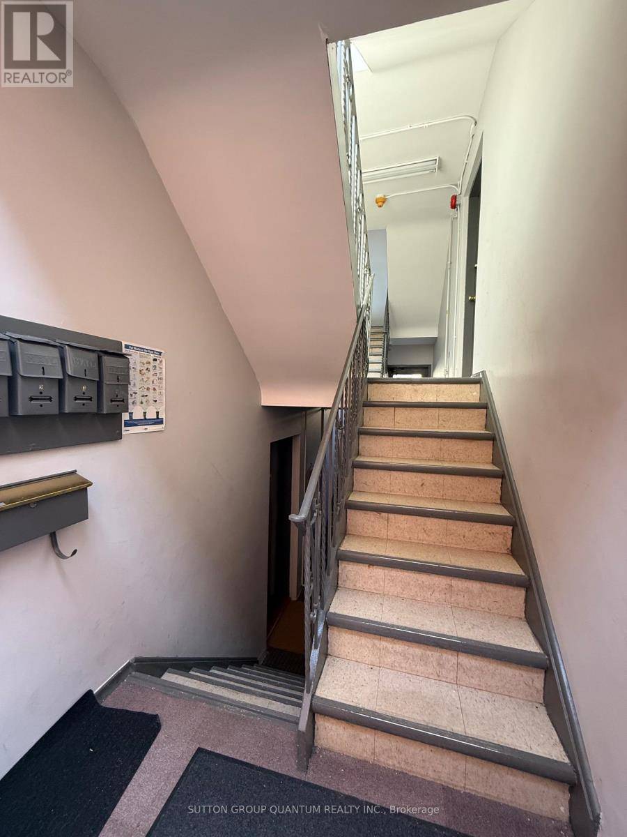 Toronto (mimico), ON M8Y2X7,25A MILTON STREET
