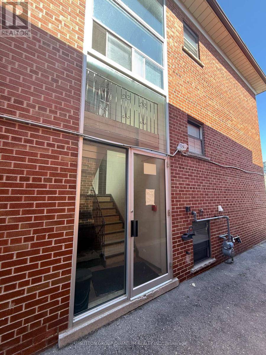 Toronto (mimico), ON M8Y2X7,25A MILTON STREET