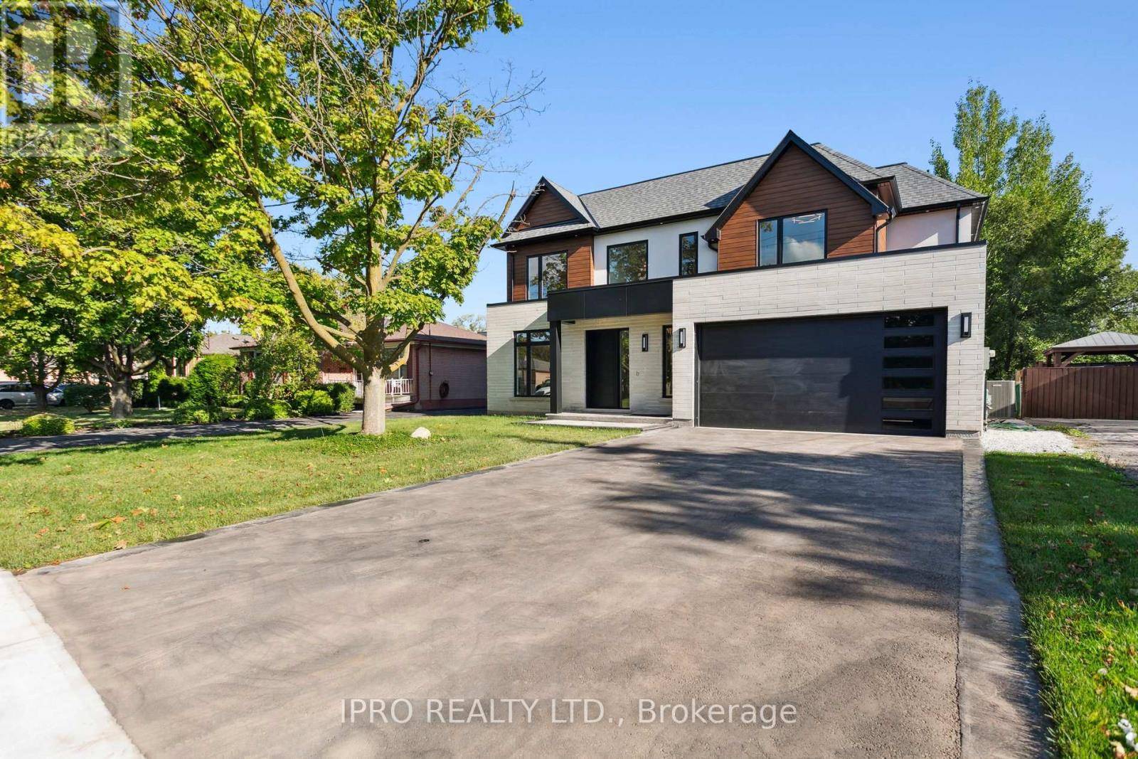 Oakville (wo West), ON L6L2E9,2082 BRIDGE ROAD