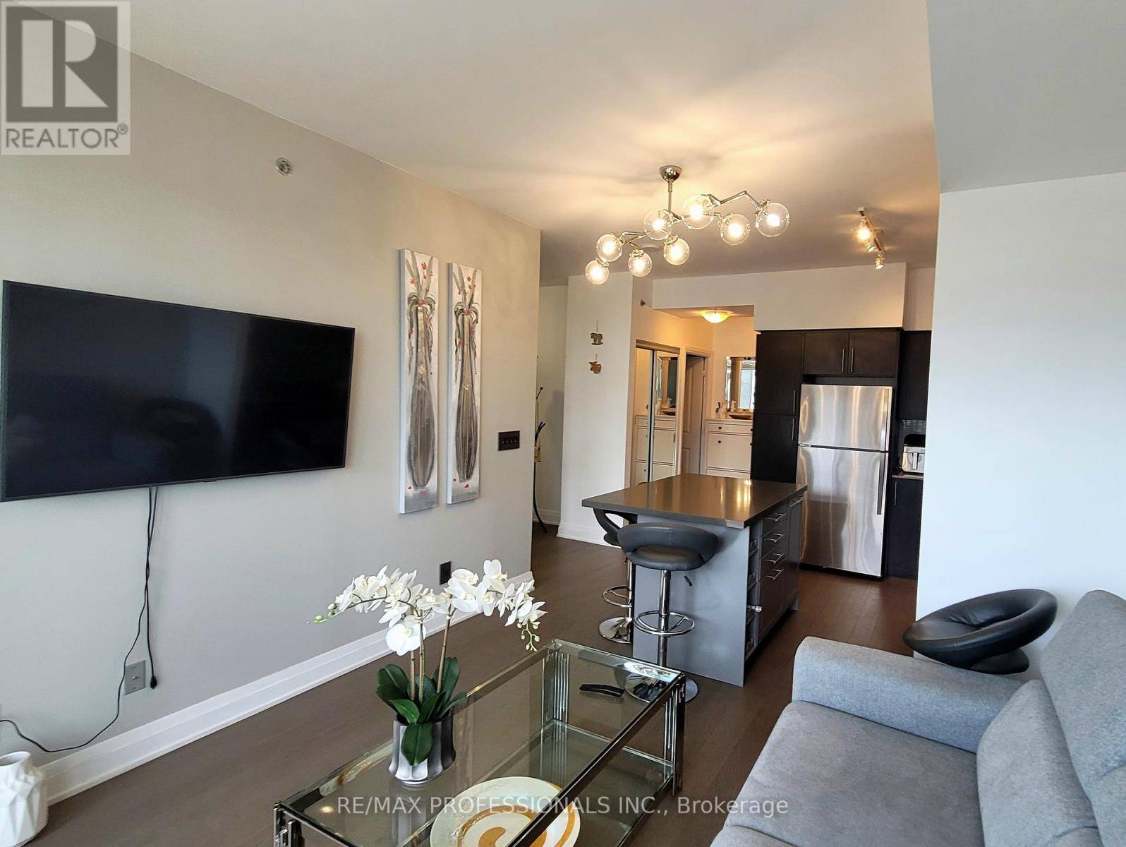 Oakville (qe Queen Elizabeth), ON L6K0H9,55 Speers RD #708