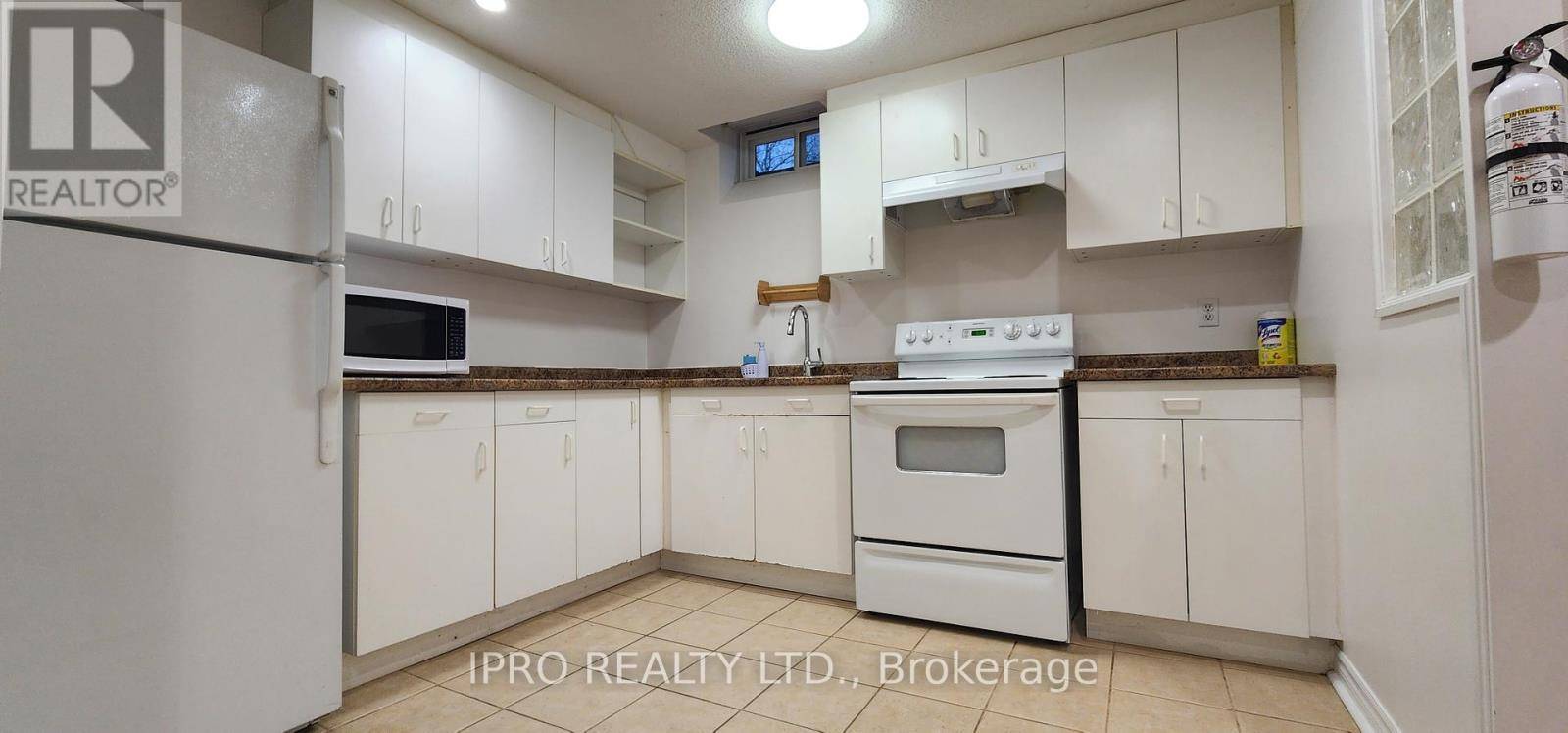 Mississauga (east Credit), ON L5M3J8,4346 Spinningdale CT #Bsmt