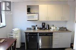 Oakville (br Bronte), ON L6L1X4,1200 Speers RD #17