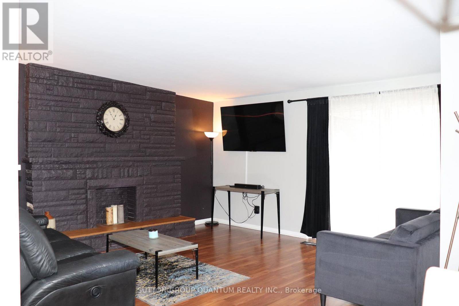 Mississauga (clarkson), ON L5J1W2,2618 CONSTABLE ROAD