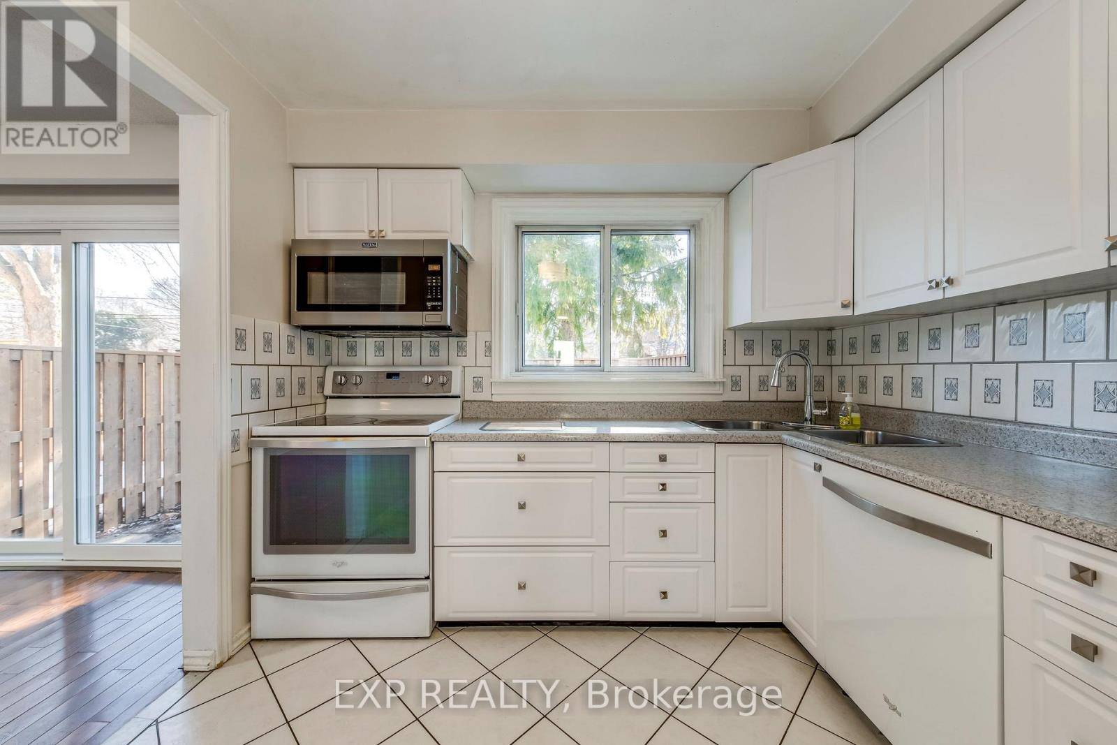Mississauga (port Credit), ON L5H3V1,1050 Shawnmarr RD #132