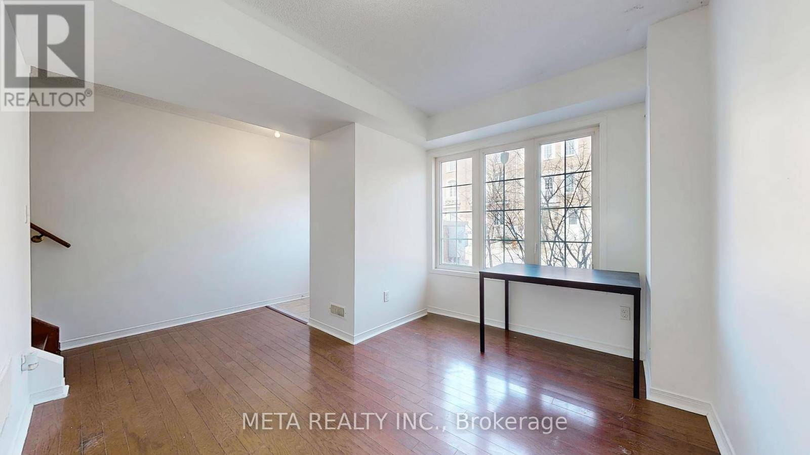 Toronto (downsview-roding-cfb), ON M3L0E8,84 ODOARDO DI SANTO CIRCLE