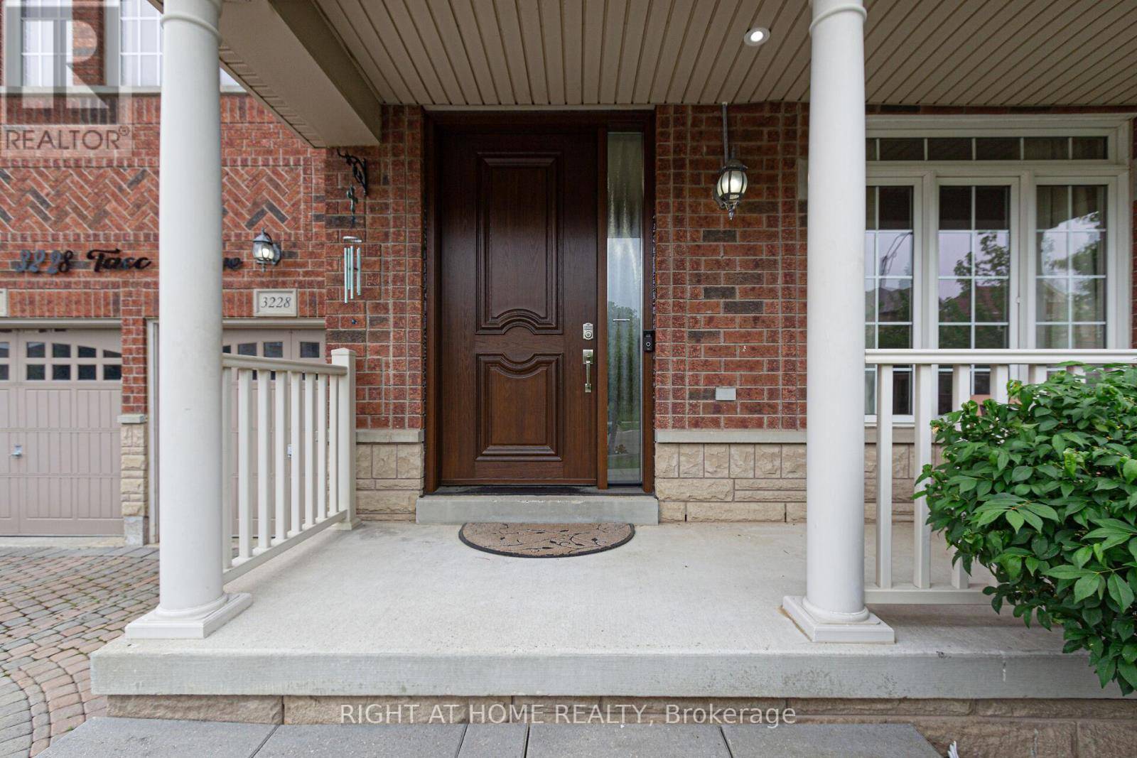 Mississauga (churchill Meadows), ON L5M0H3,3228 TACC DRIVE