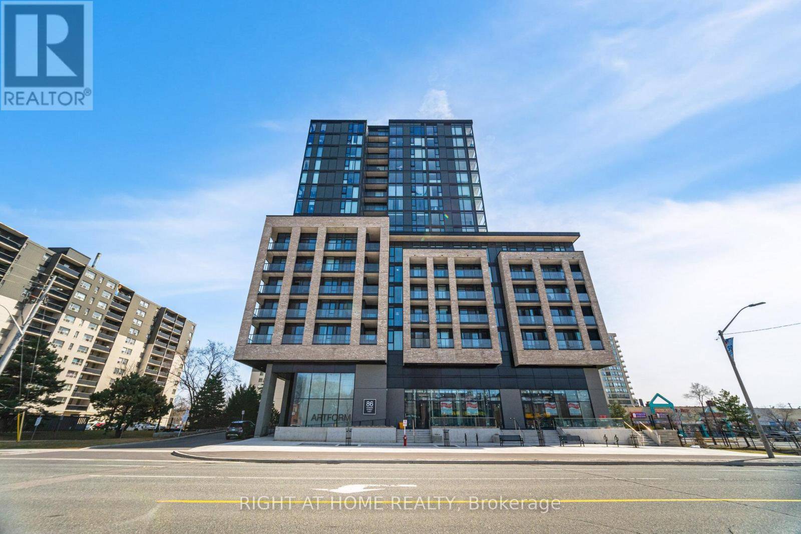 Mississauga (cooksville), ON L5A1W4,86 Dundas ST East #712