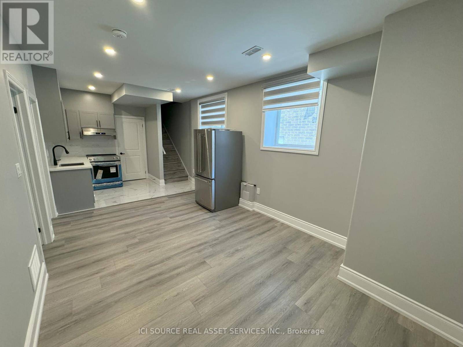 Milton (mi Rural Milton), ON L9E1T4,453 Thornborrow CT #Basement