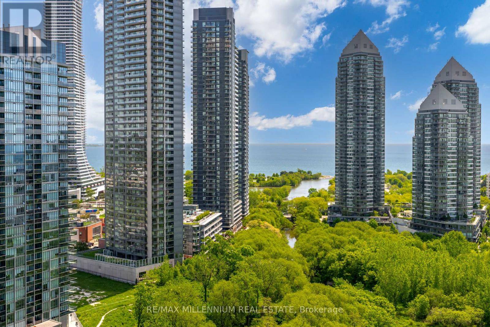 Toronto (mimico), ON M8Y0A7,155 Legion RD North #2114