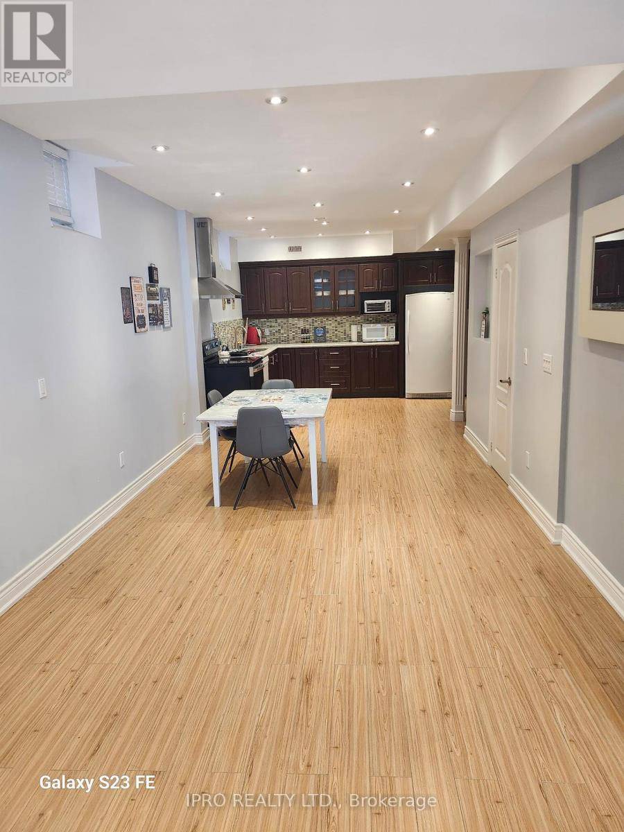 Mississauga (churchill Meadows), ON L5M8C1,5250 Misty Pine CRES #Basement