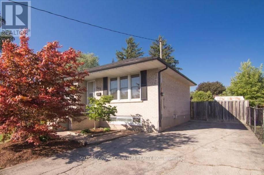 Oakville (wo West), ON L6L4V9,543 TAPLOW CRESCENT