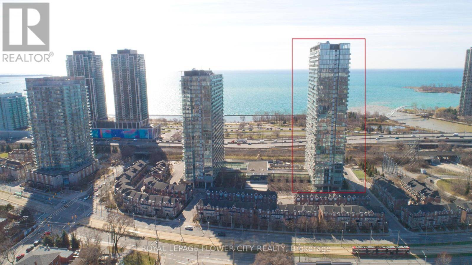 Toronto (high Park-swansea), ON M6S5B5,105 The Queensway AVE #415