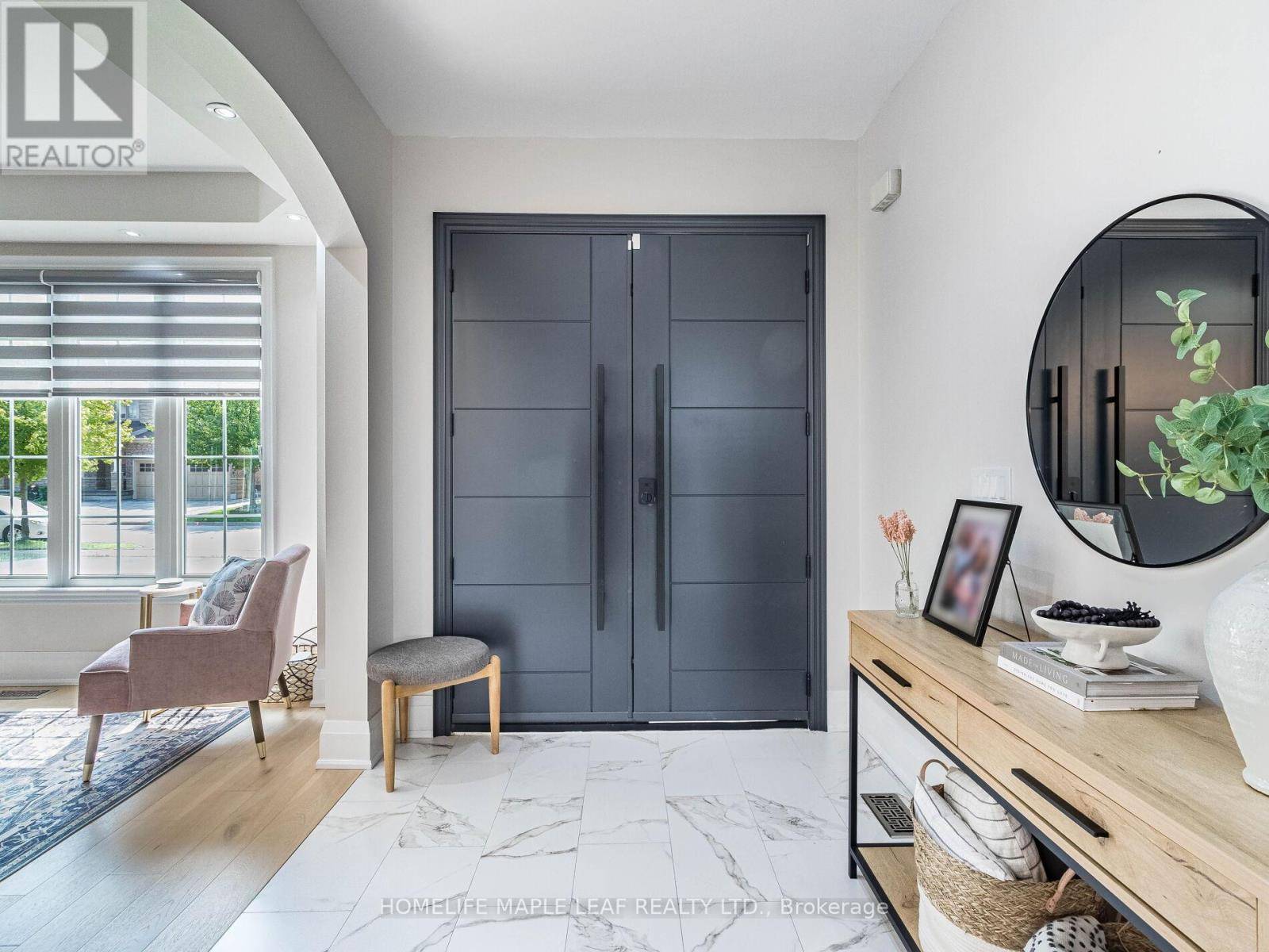 Brampton (vales Of Castlemore), ON L6P2X2,144 BLOOMSBURY AVENUE