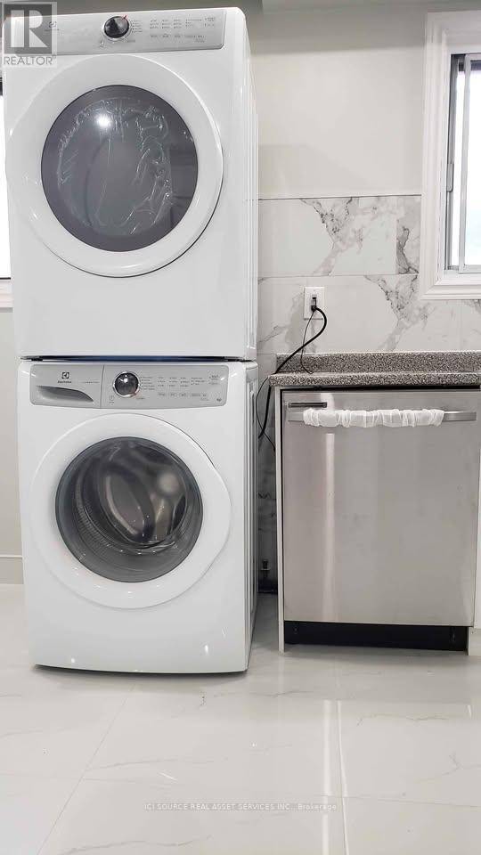 Toronto (glenfield-jane Heights), ON M3N1K5,117 FIRGROVE CRESCENT