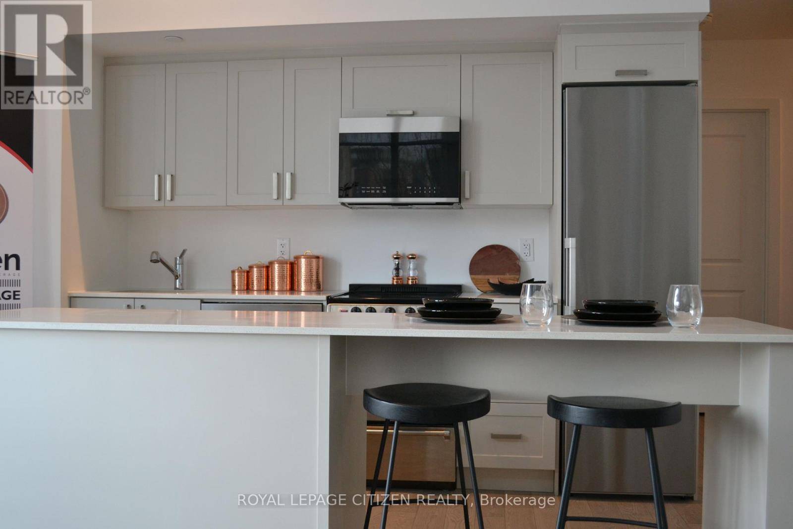 Mississauga (lakeview), ON L5G0C5,1063 Douglas McCurdy Comm #104