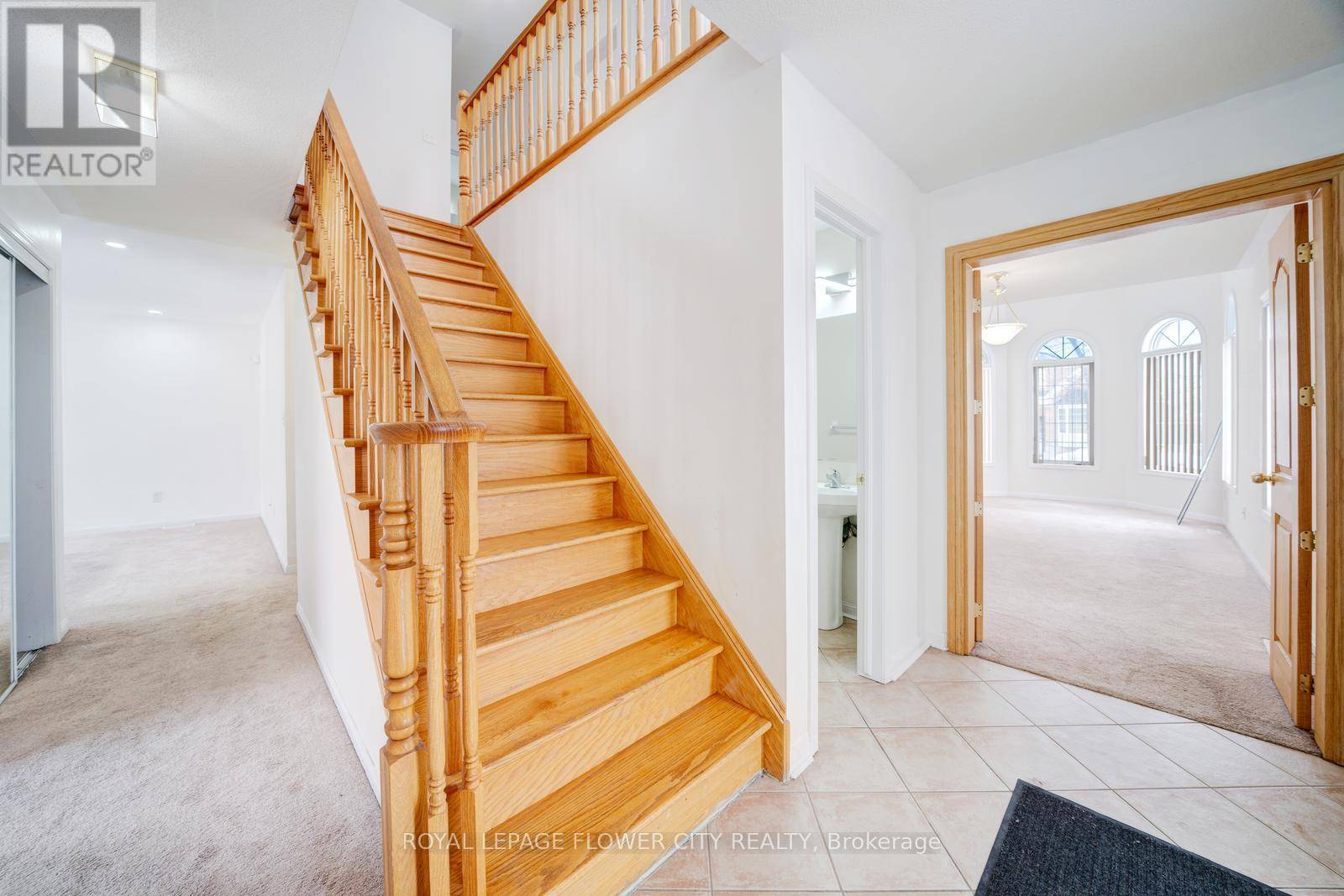 Brampton (vales Of Castlemore), ON L6P2H8,1 BAYRIDGE DRIVE