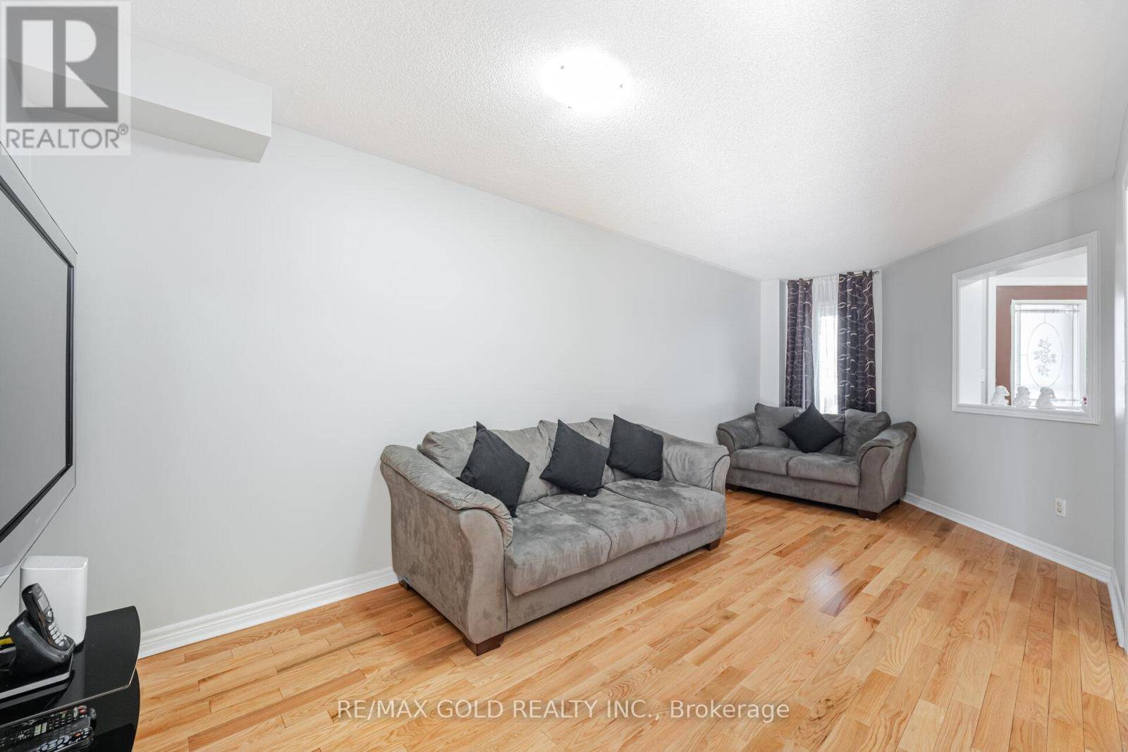 Mississauga (hurontario), ON L4Z3Y6,566 LEATHERLEAF DRIVE
