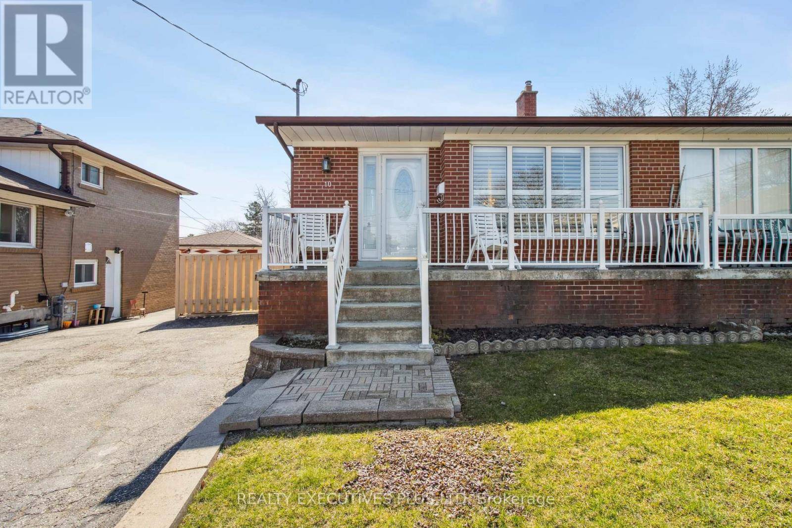 Toronto (elms-old Rexdale), ON M9W3V5,10 BEMBERG COURT
