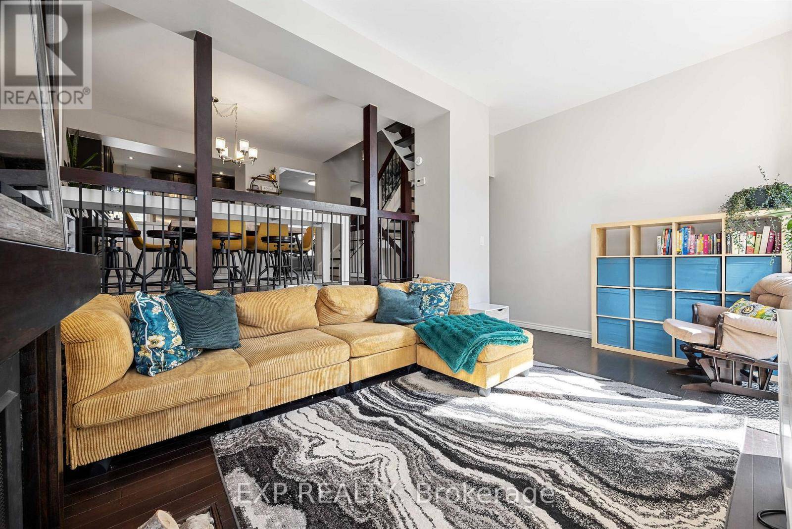 Oakville (cp College Park), ON L6H2W7,1250 Marlborough CT #28