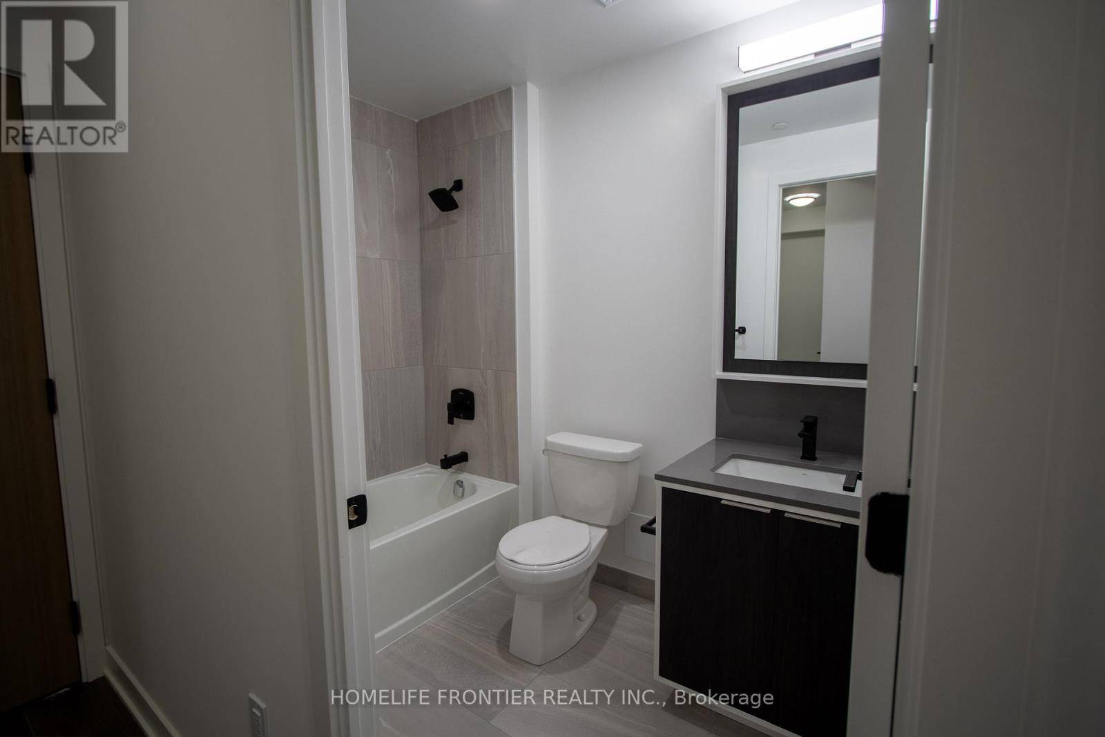 Toronto (islington-city Centre West), ON M8Z4Z7,36 Zorra ST #211