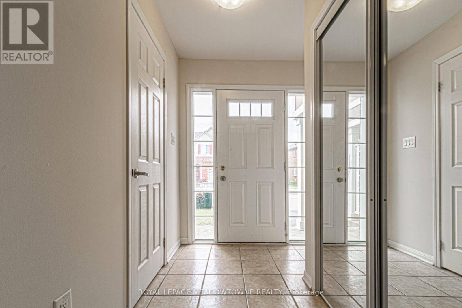Milton (wi Willmott), ON L9T8B8,217 WOODLEY CRESCENT