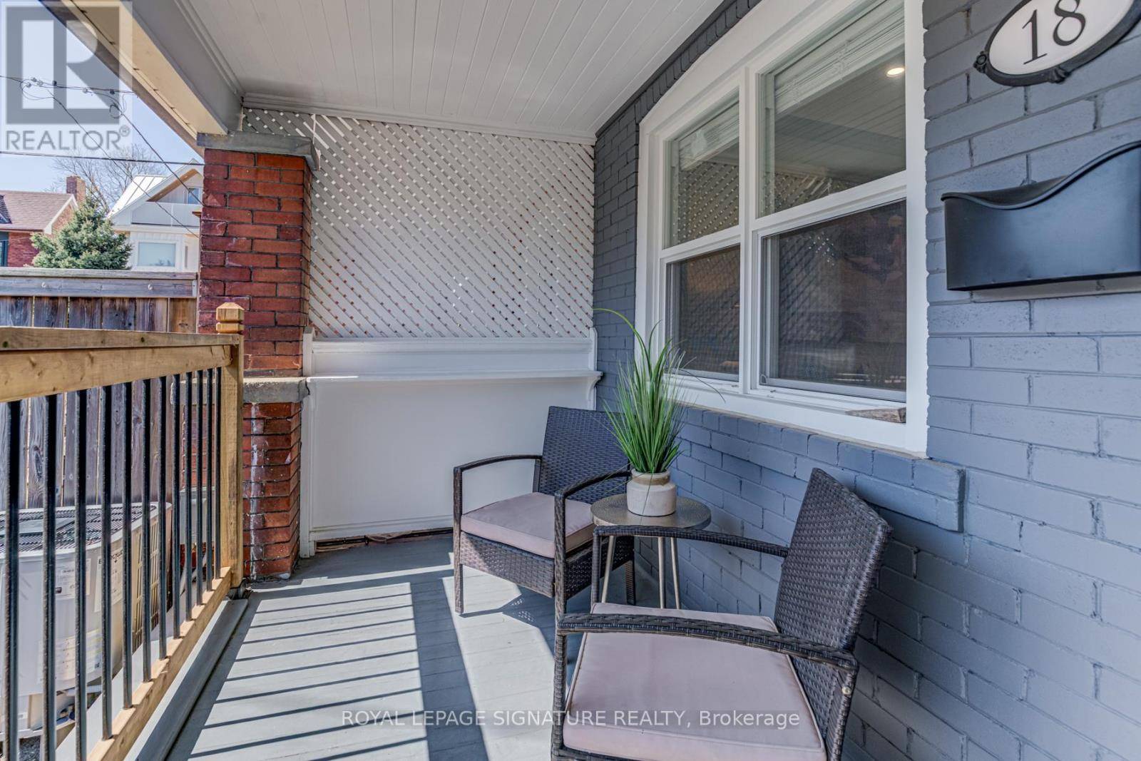 Toronto (runnymede-bloor West Village), ON M6S2P5,18 PAGE AVENUE