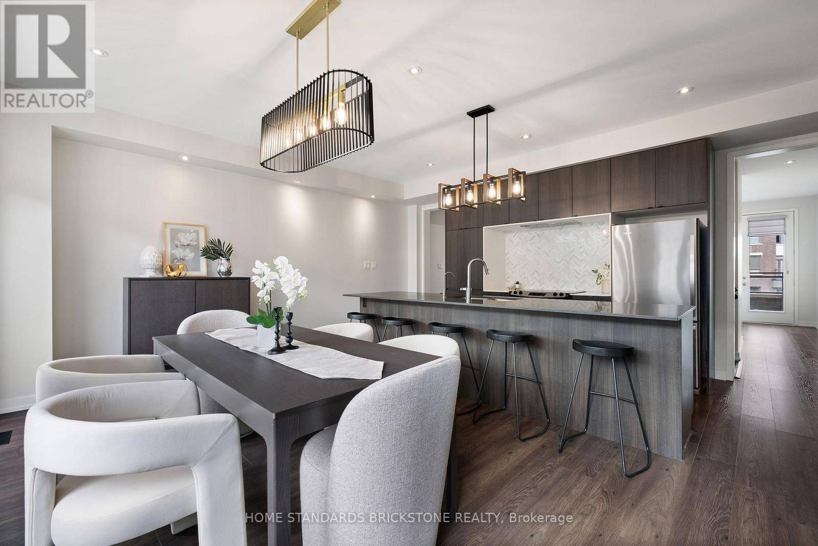 Oakville (go Glenorchy), ON L6H0P3,198 FOWLEY DRIVE
