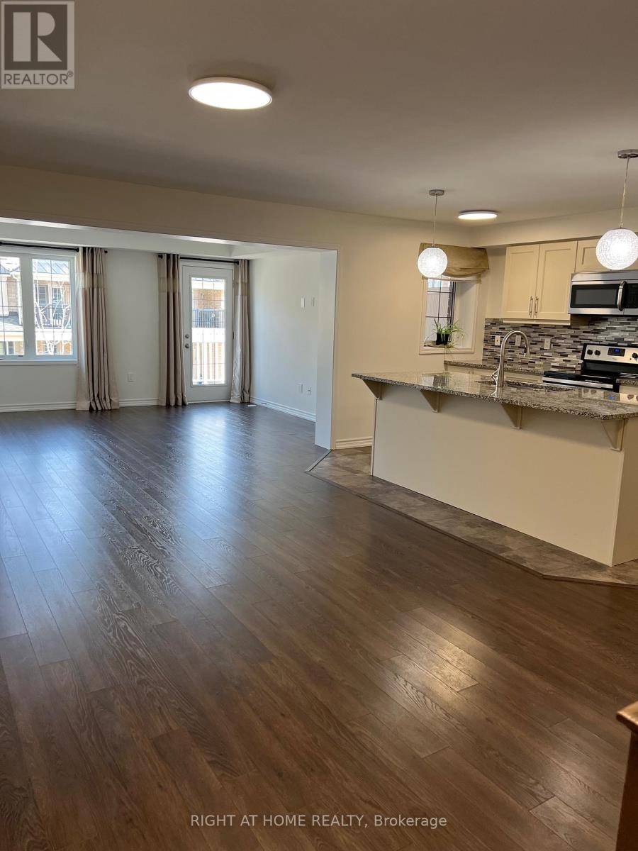 Oakville (go Glenorchy), ON L6M4M2,3060 MISTLETOE GARDENS W