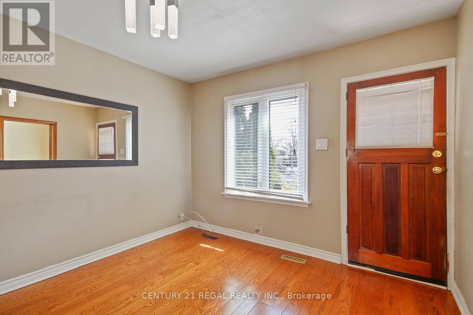 Toronto (mimico), ON M8Z1C8,102 NEWCASTLE STREET