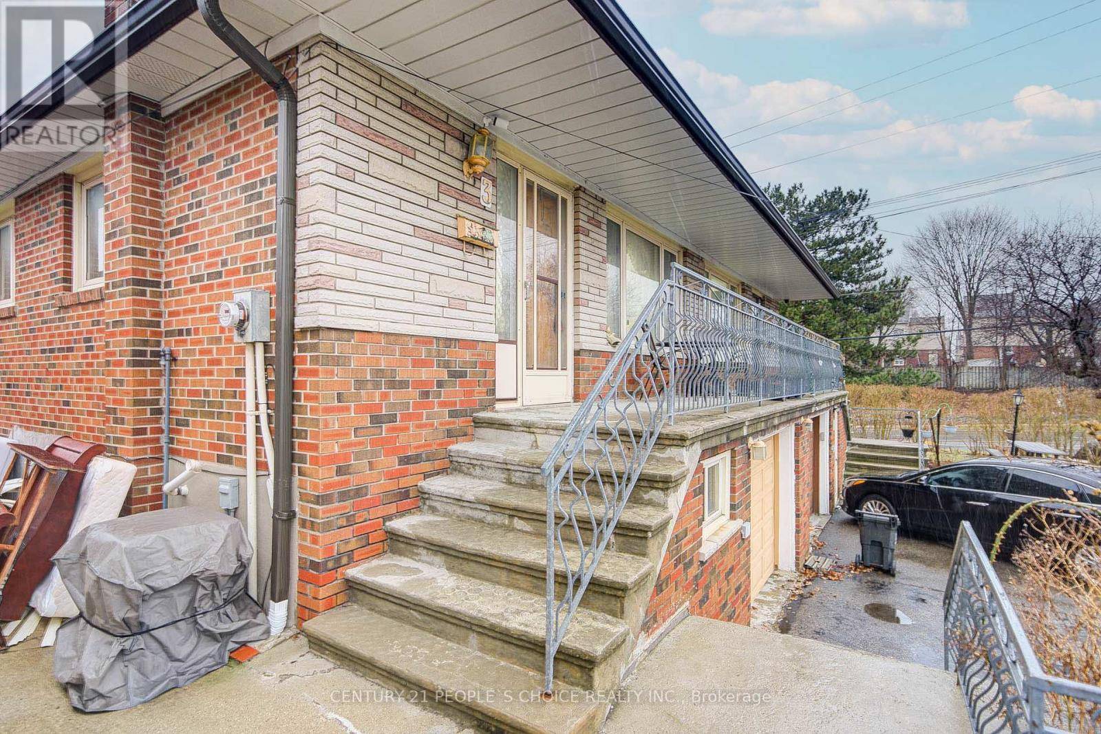 Toronto (thistletown-beaumonde Heights), ON M9V1M8,3 LAKELAND DRIVE