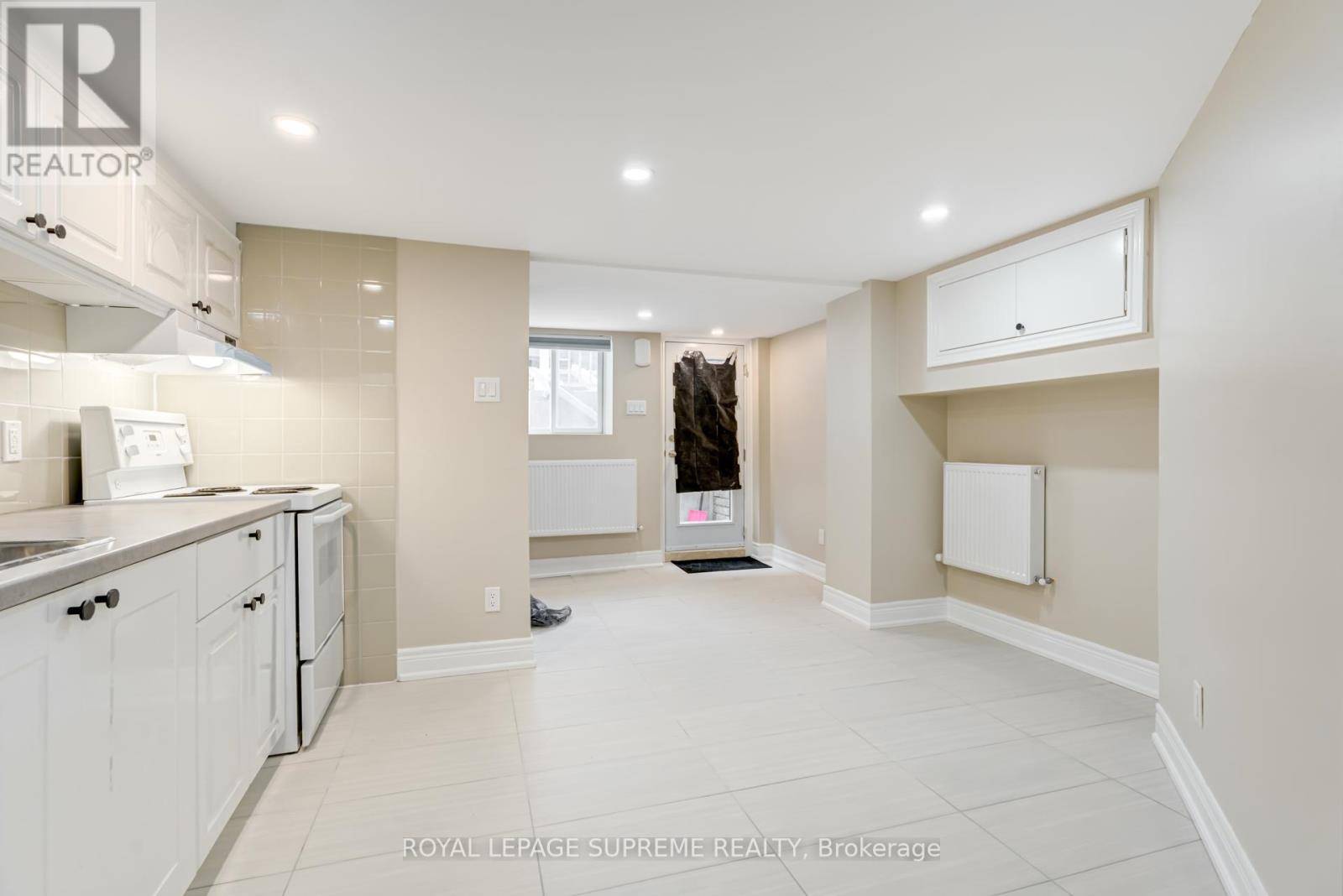 Toronto (weston-pellam Park), ON M6N3H6,98 Blackthorn AVE #Bsmt