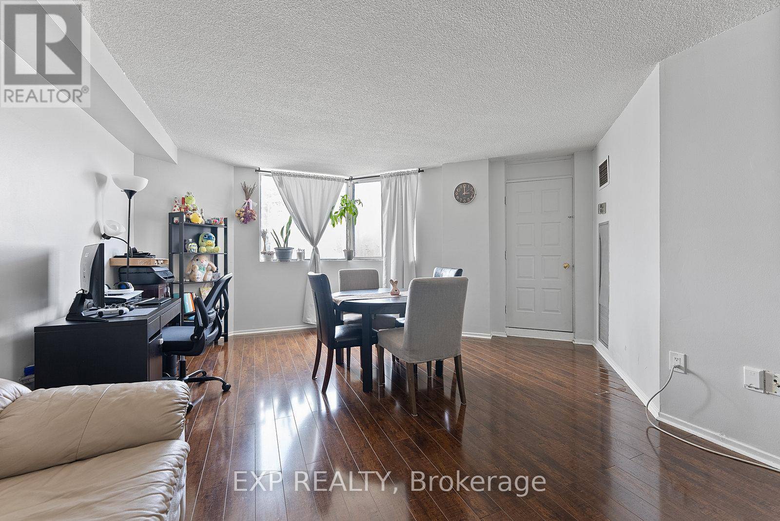 Toronto (elms-old Rexdale), ON M9W6A7,238 Albion RD #207