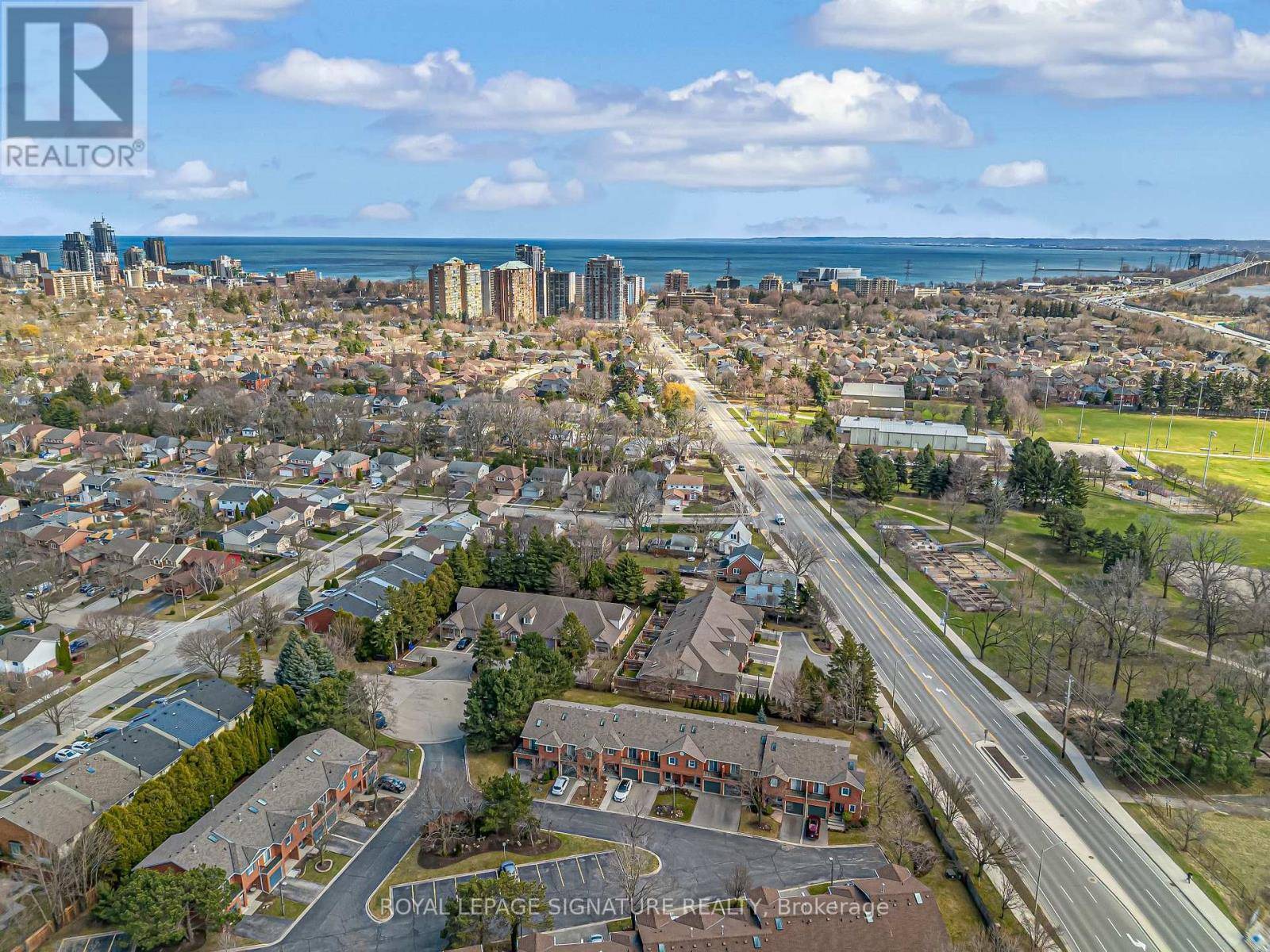 Burlington (brant), ON L7S2K1,749 MAPLE AVENUE