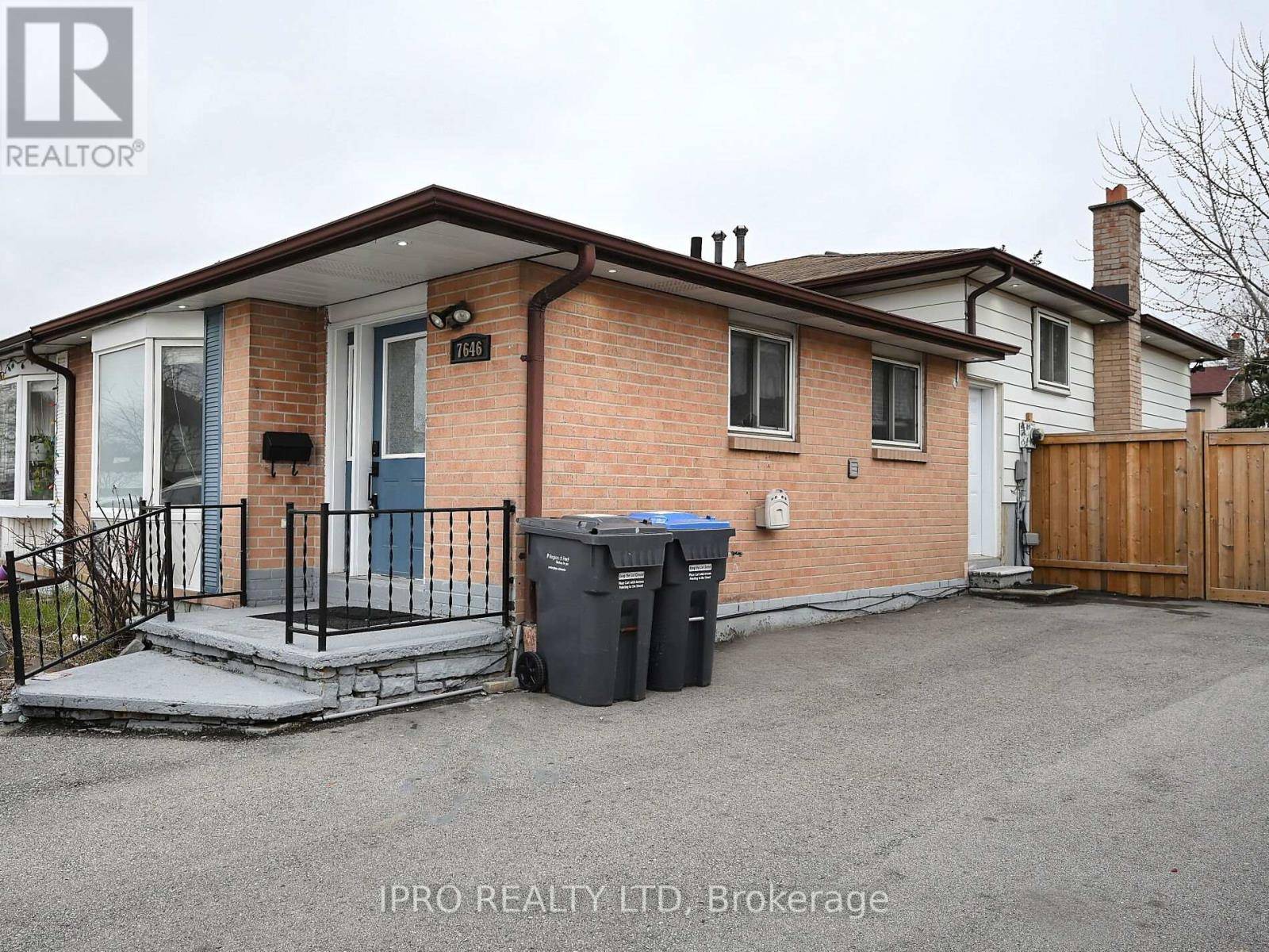 Mississauga (malton), ON L4T3H5,7646 PRIORY CRESCENT
