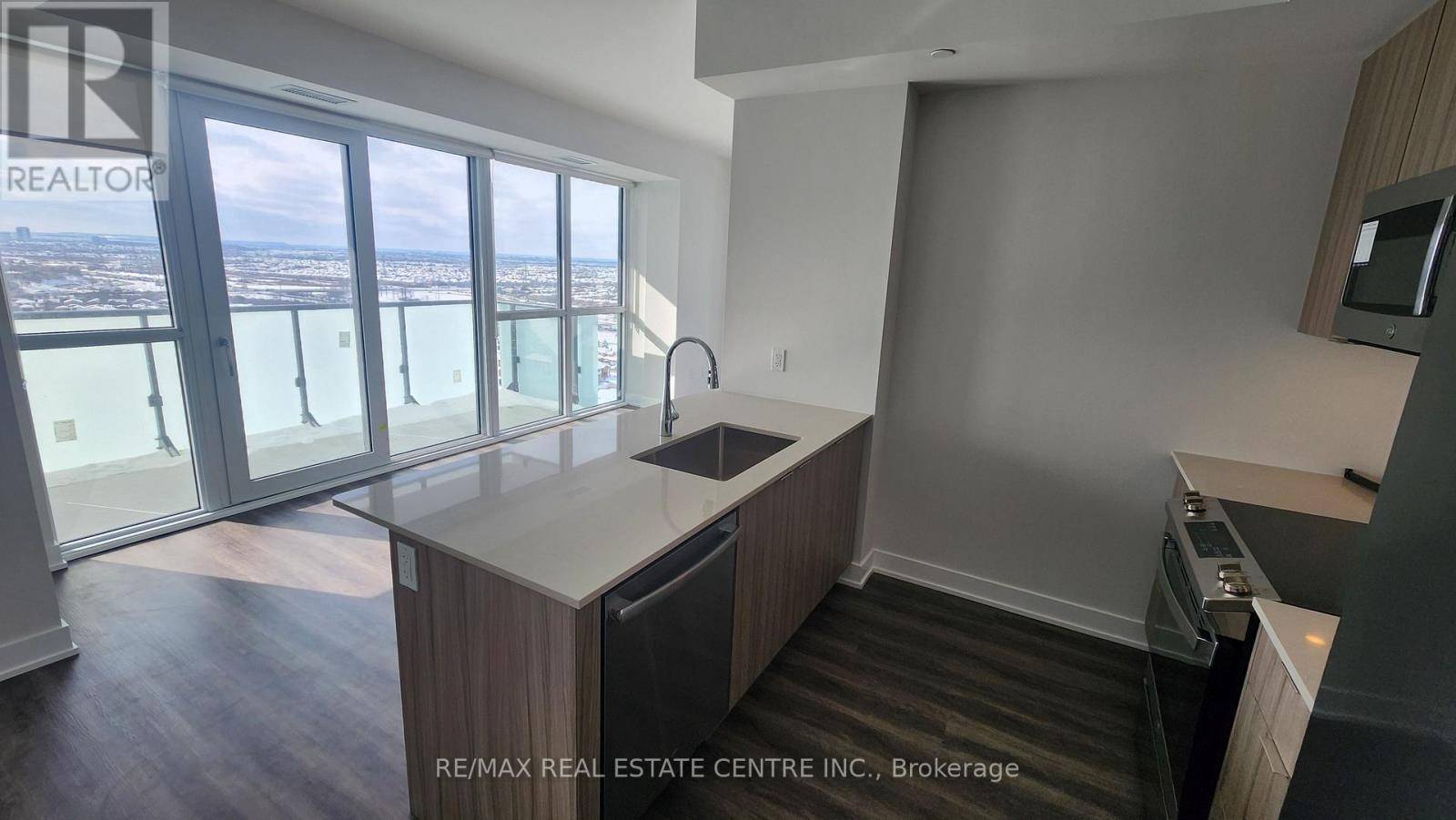 Mississauga (city Centre), ON L5B0L6,430 Square One DR #1908