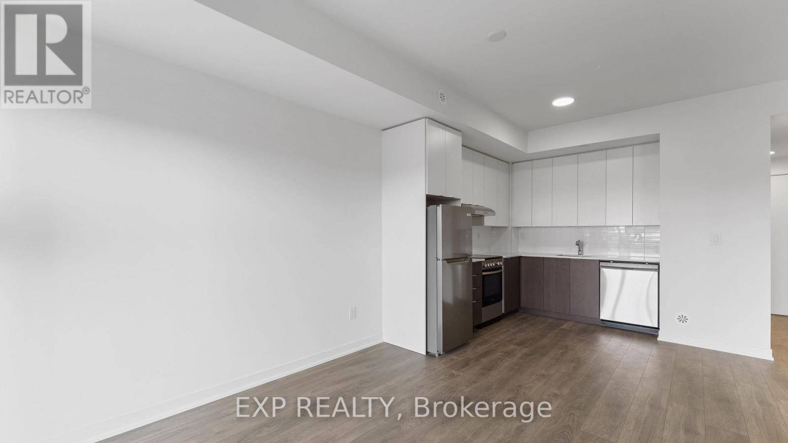Toronto (brookhaven-amesbury), ON M6M0C4,165 CANON JACKSON DR West #403