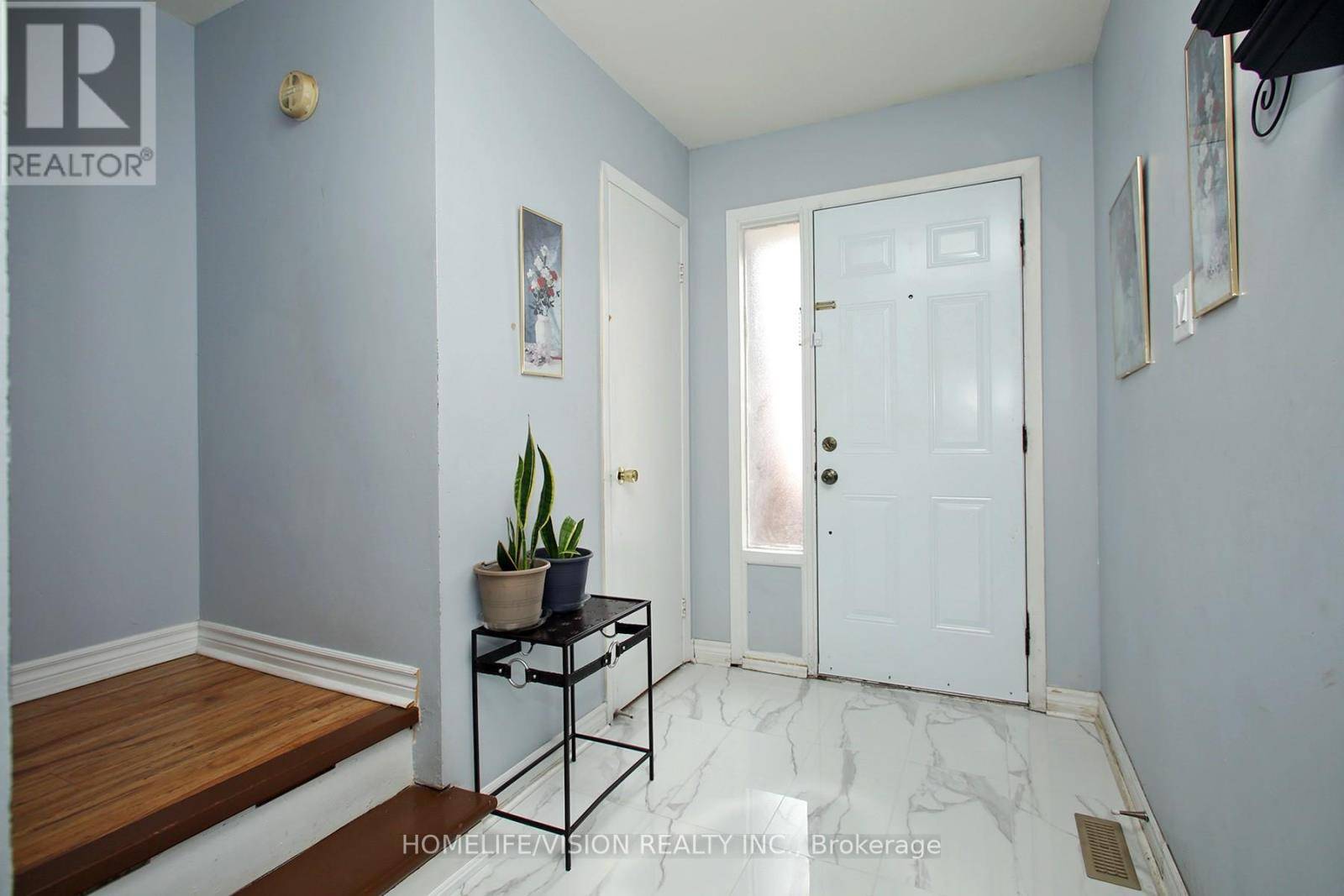 Mississauga (malton), ON L4T3T4,3430 Brandon Gate DR #15