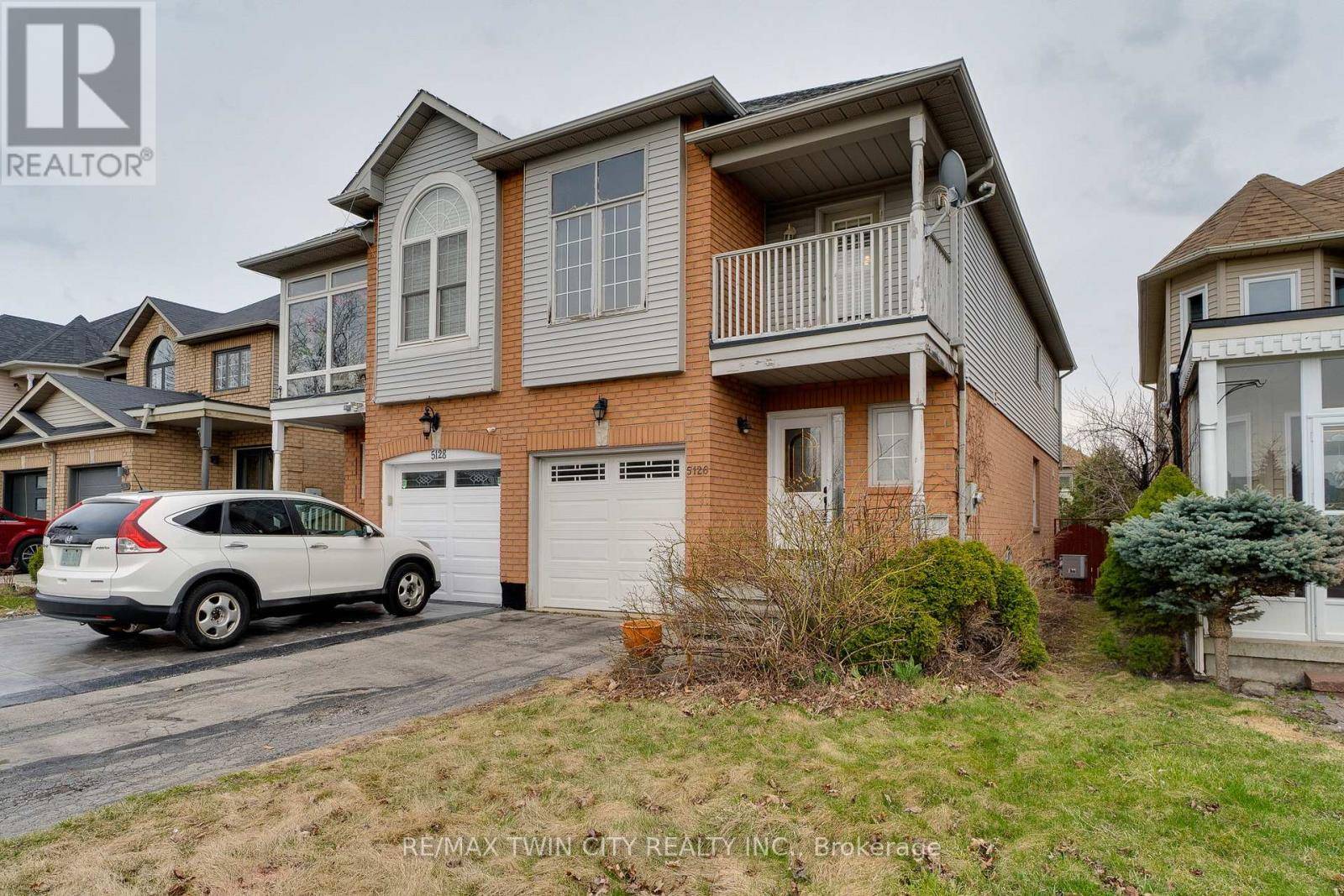 Burlington (uptown), ON L7L6L7,5126 DES JARDINES DRIVE
