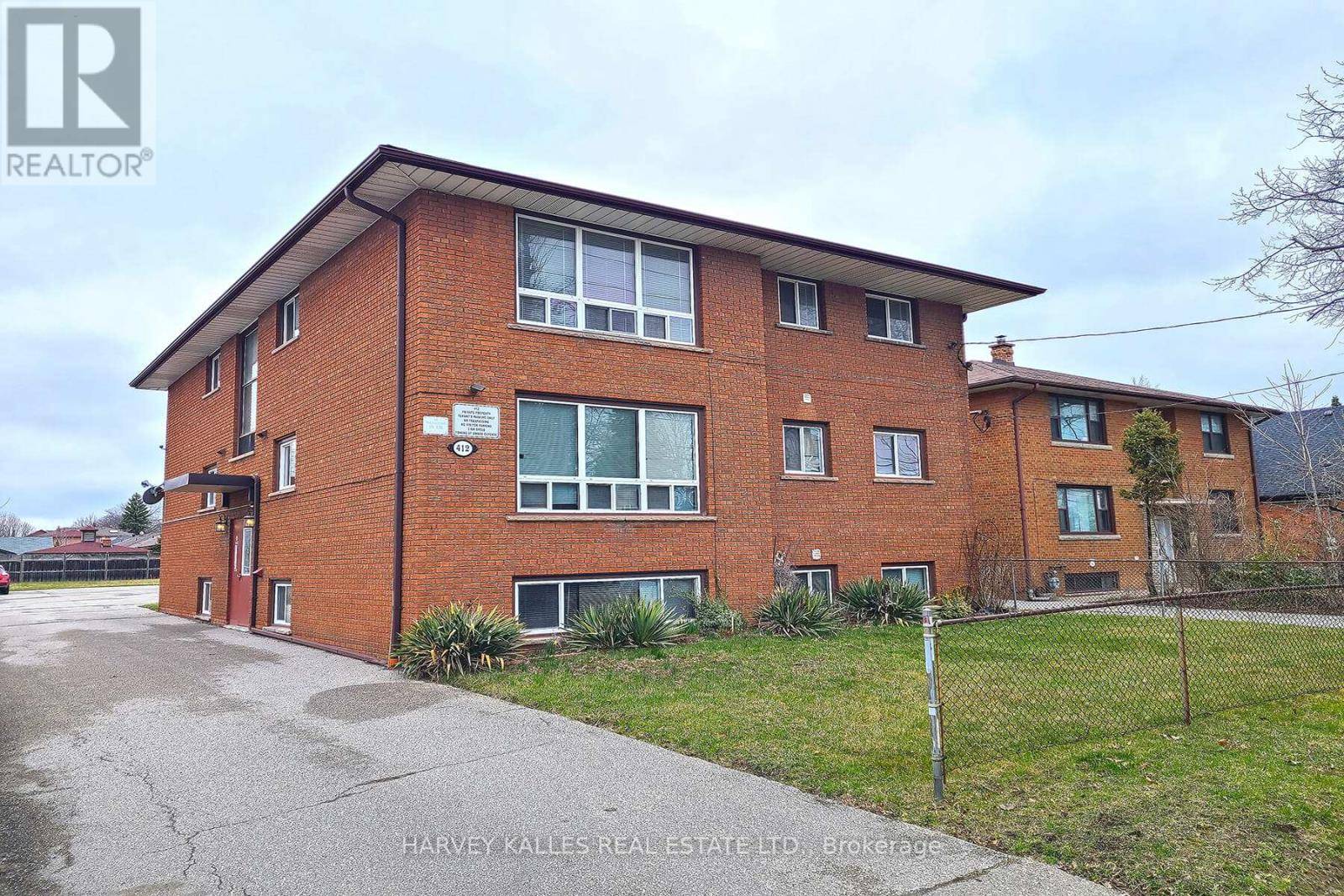 Toronto (alderwood), ON M8W2A4,412 Horner AVE #H