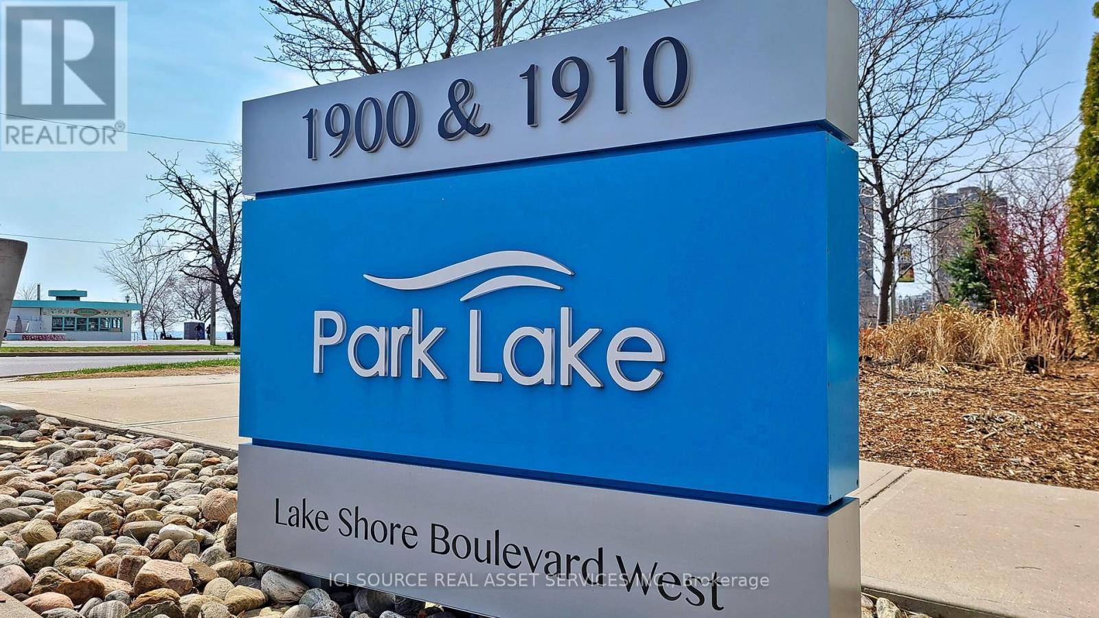 Toronto (south Parkdale), ON M6S1A4,1900 Lake Shore BLVD West #1704