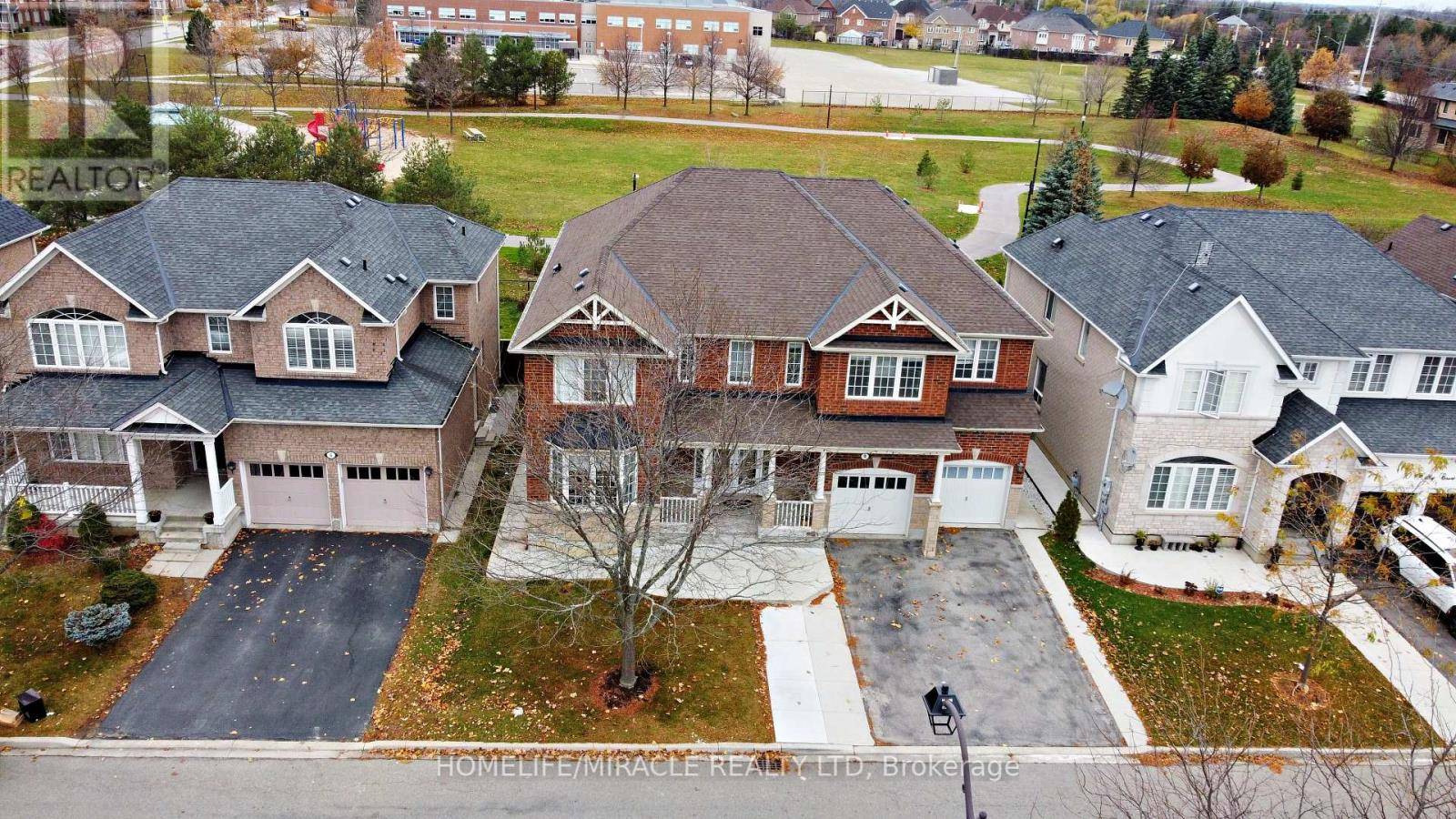 Brampton (vales Of Castlemore), ON L6P2G5,8 NELLY COURT