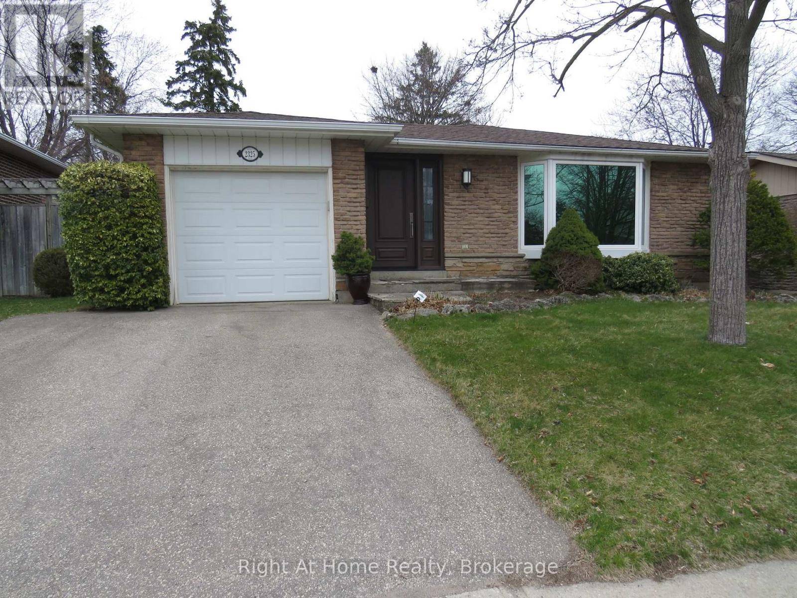 Oakville (fd Ford), ON L6J5R2,2325 DEVON ROAD