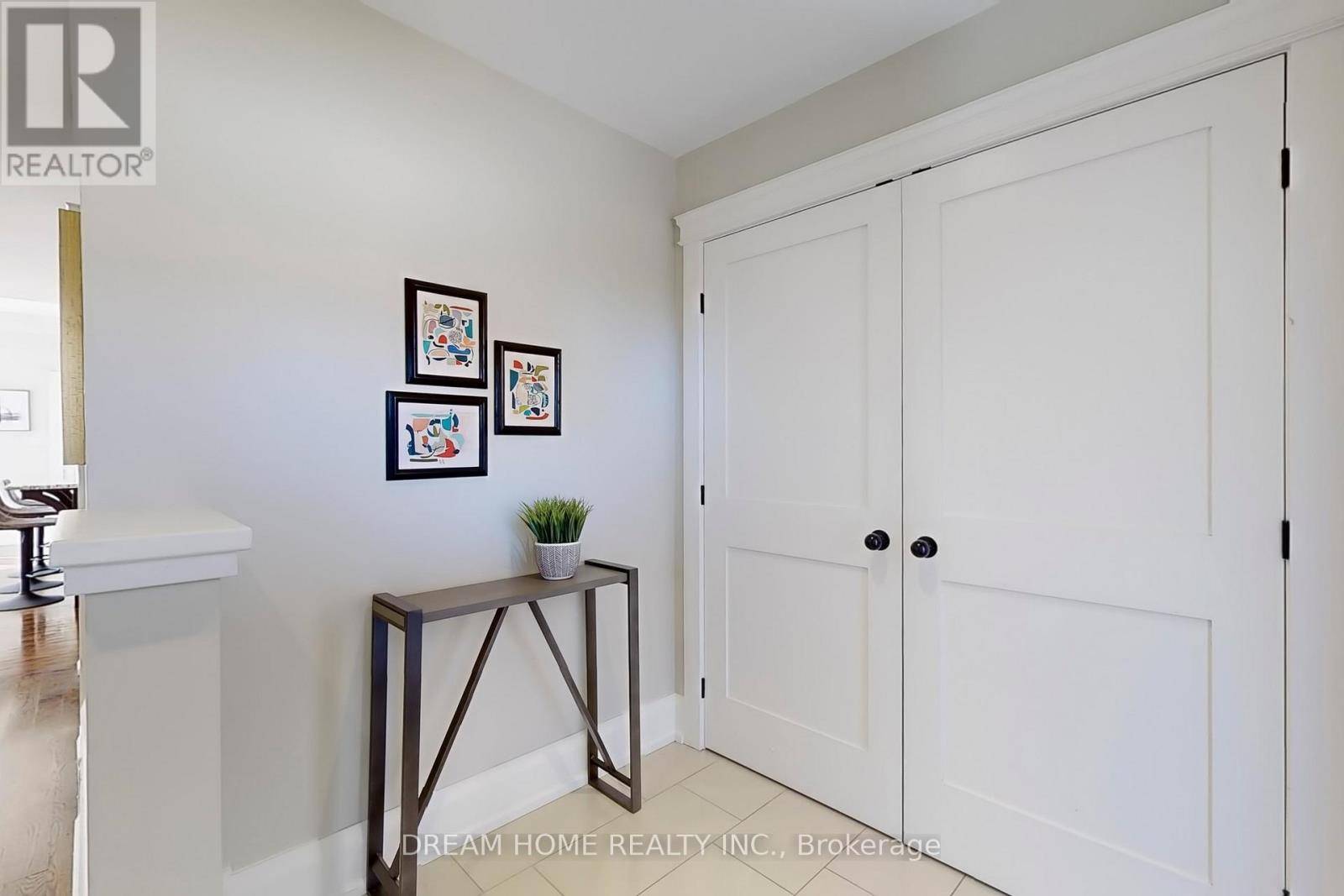 Burlington (freeman), ON L7R4J3,920 GLENDALE COURT
