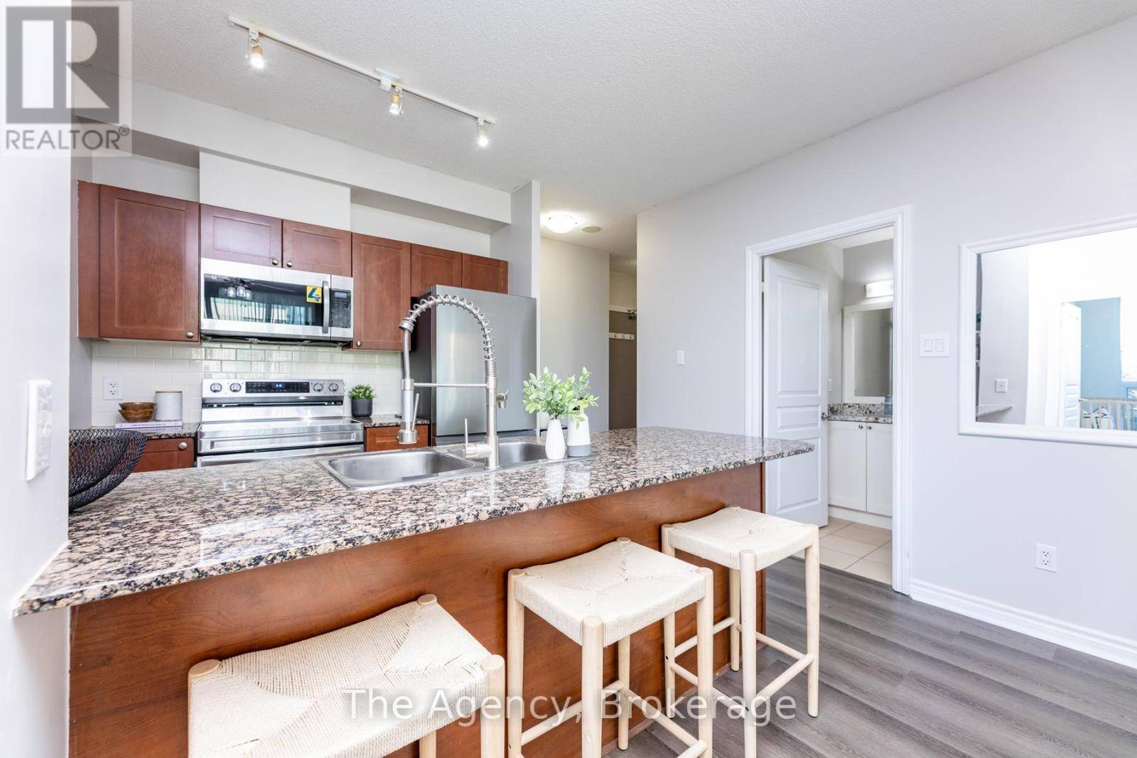 Mississauga (city Centre), ON L5B0C2,3525 Kariya DR #218