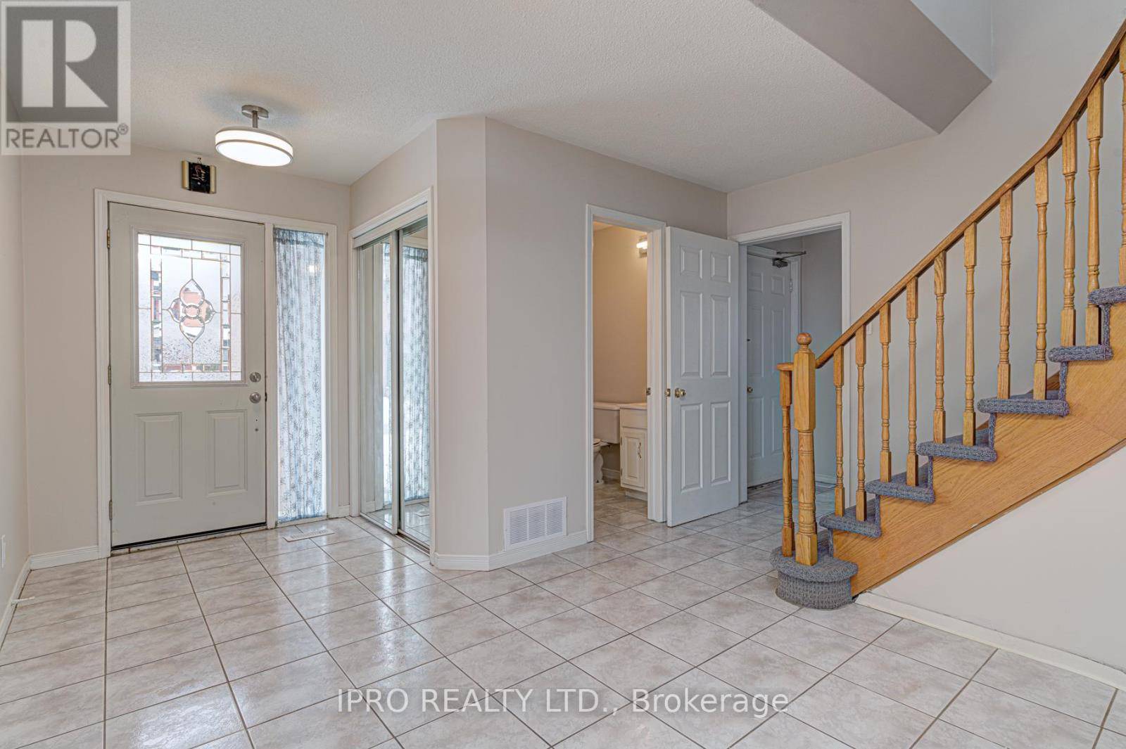 Brampton (downtown Brampton), ON L6V1J7,17 Ellen ST #Main