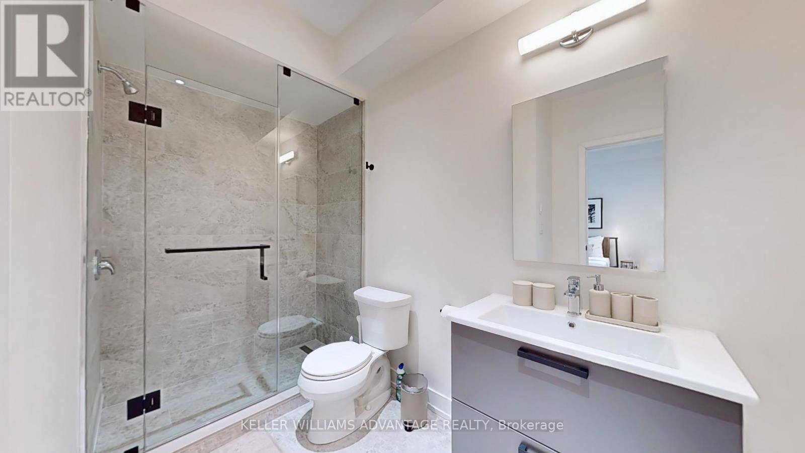 Toronto (rockcliffe-smythe), ON M6N4A1,21 Batavia AVE #Unit 5