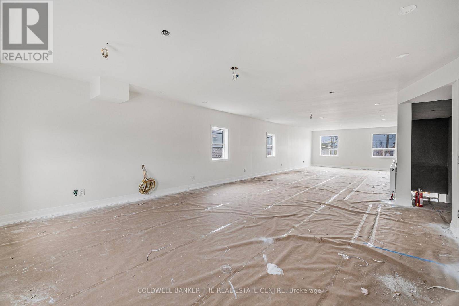 Toronto (briar Hill-belgravia), ON M6E2L3,2242 Eglinton AVE #2B