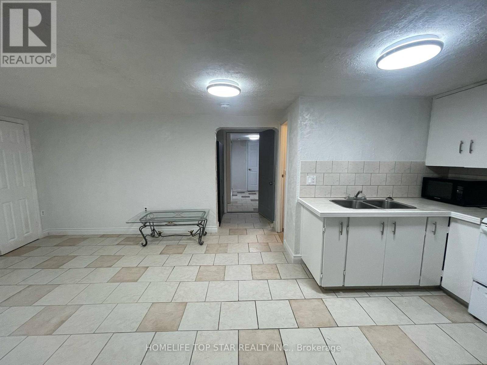 Oakville (co Central), ON L6K3E5,413 BARTOS DRIVE
